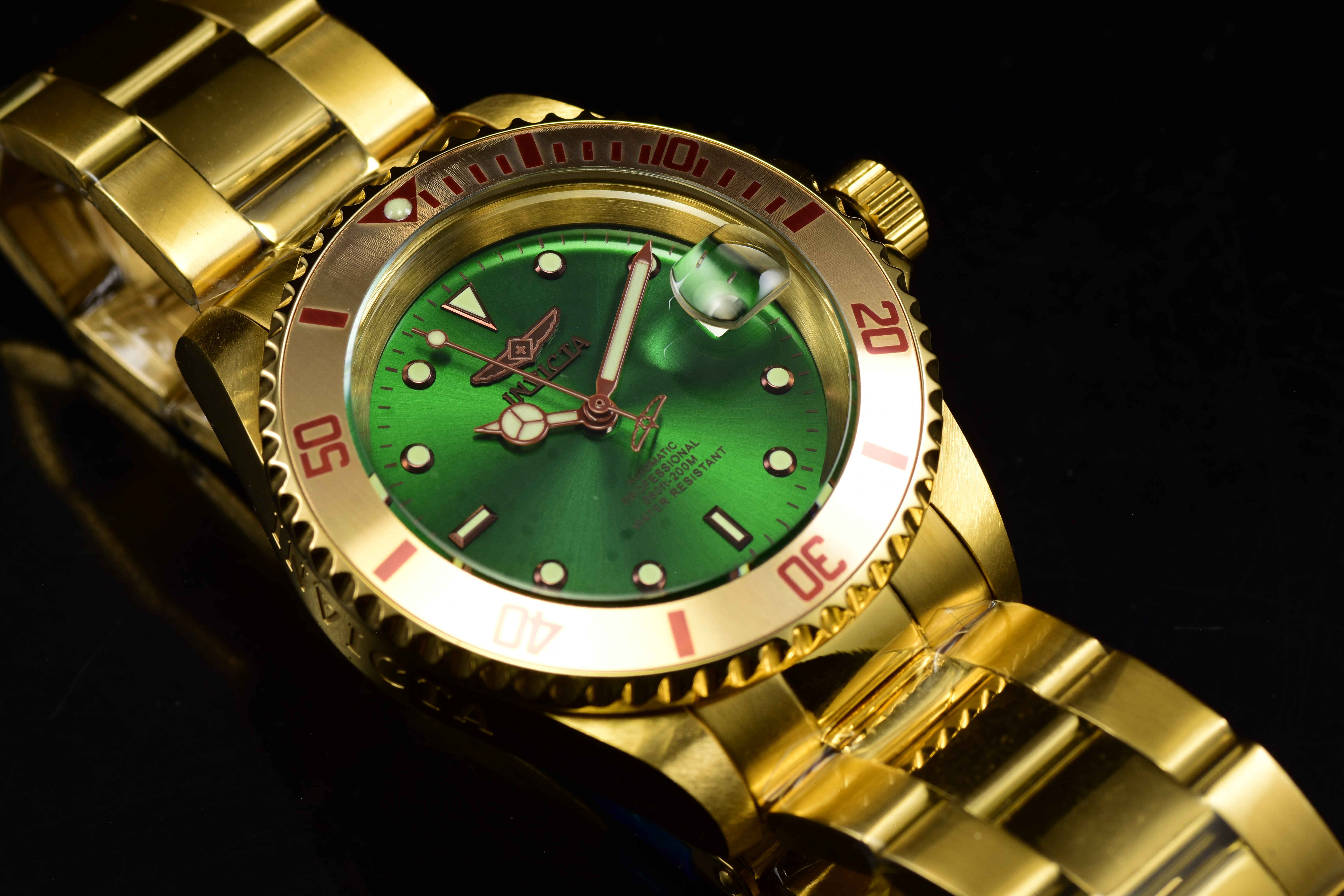 Invicta Men's Pro Diver  Green Dial Automatic Gold NH35A 40mm Watch 28665